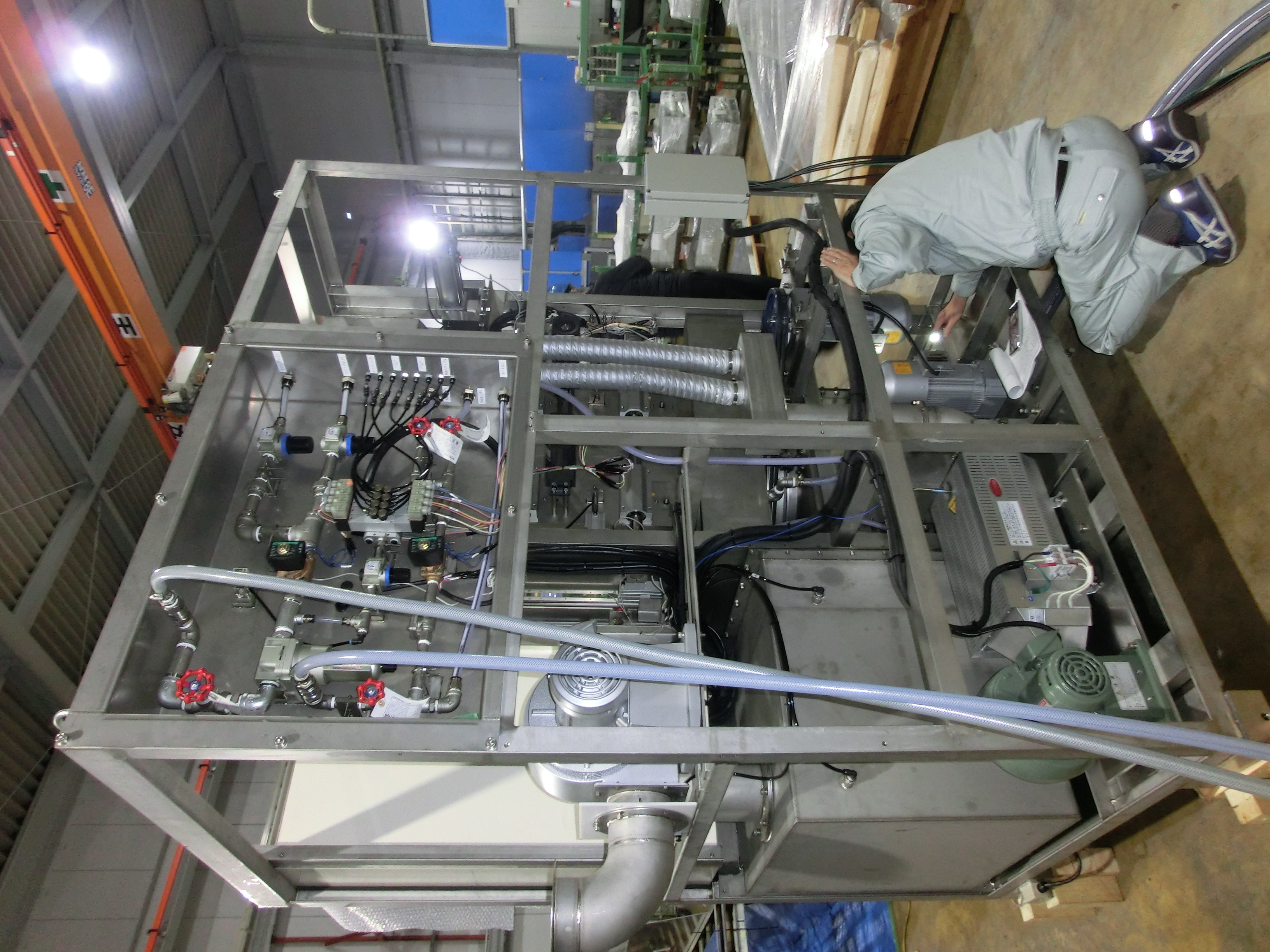 ダクト除染装置の製作時の様子②